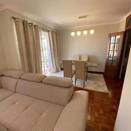 Residencia Azevedo Camara de Lobos