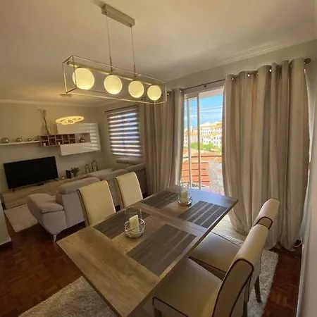 Residencia Azevedo Camara de Lobos