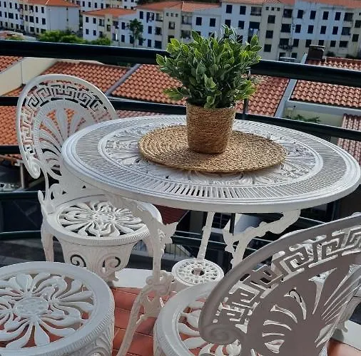 Residencia Azevedo * Câmara de Lobos